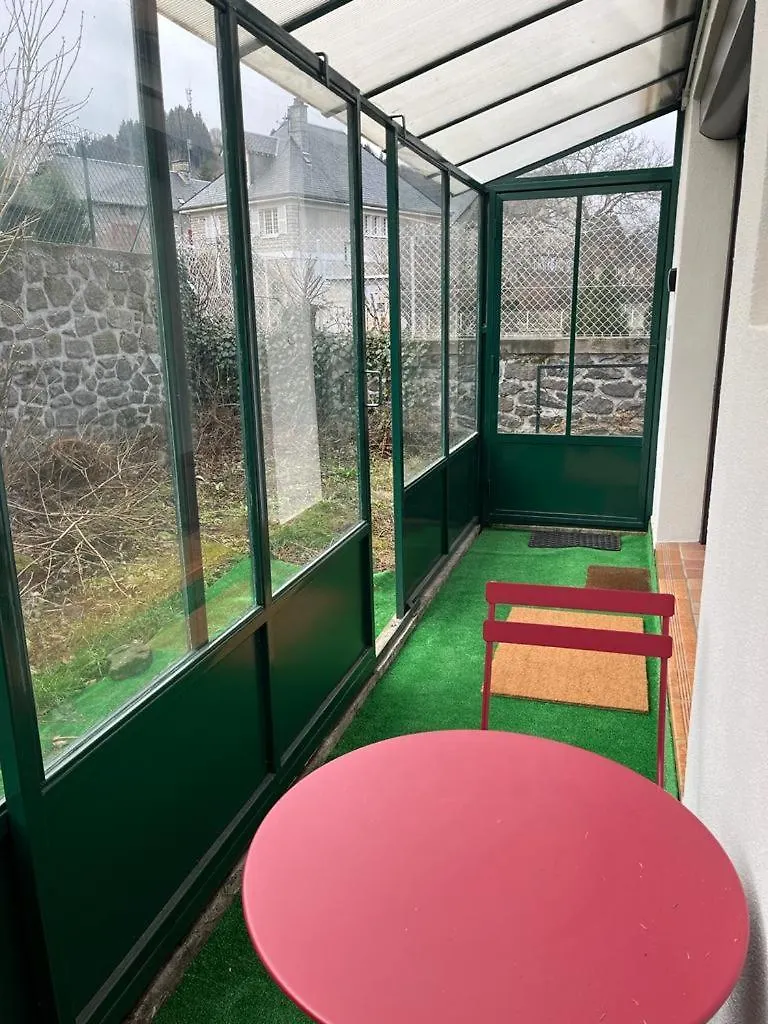 Holiday home Le Visiteur Villa Besse-et-Saint-Anastaise